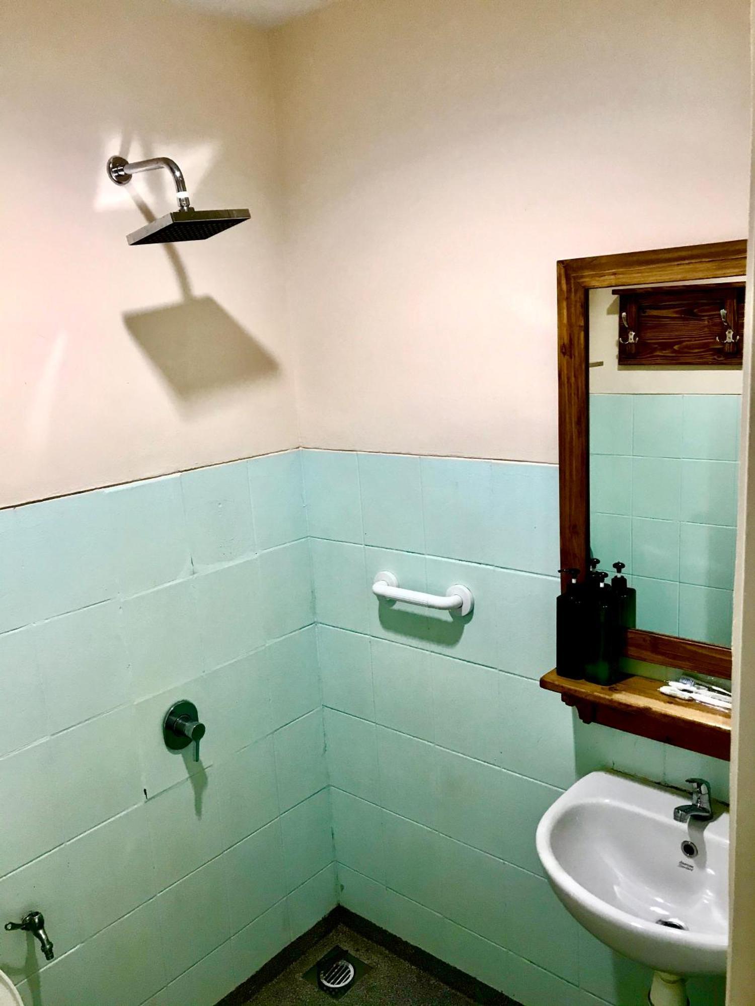 Queen Victoria Apartment Batam Room photo