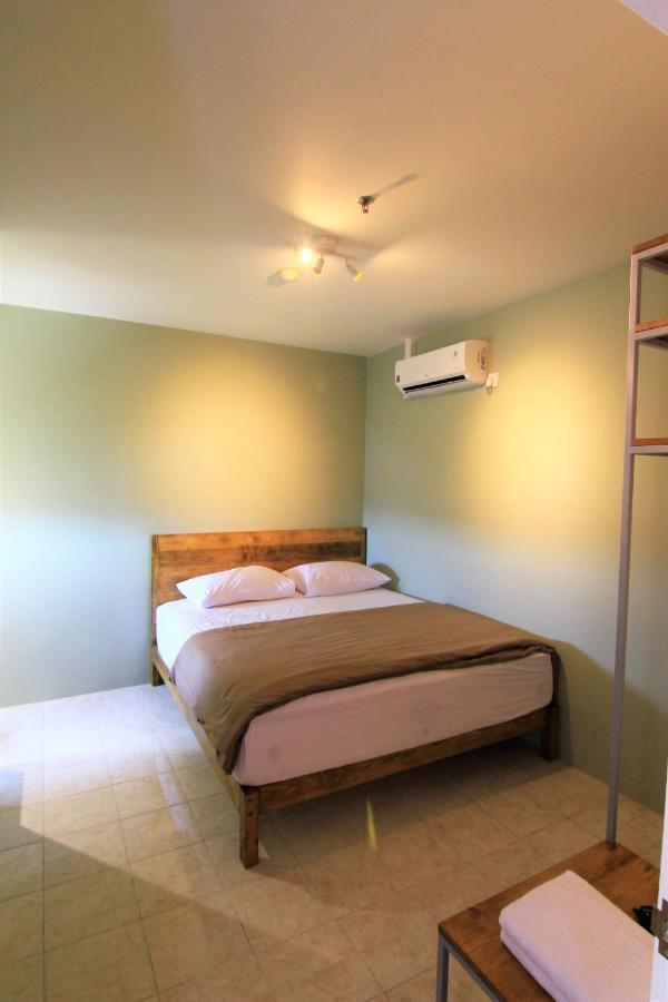Queen Victoria Apartment Batam Exterior photo