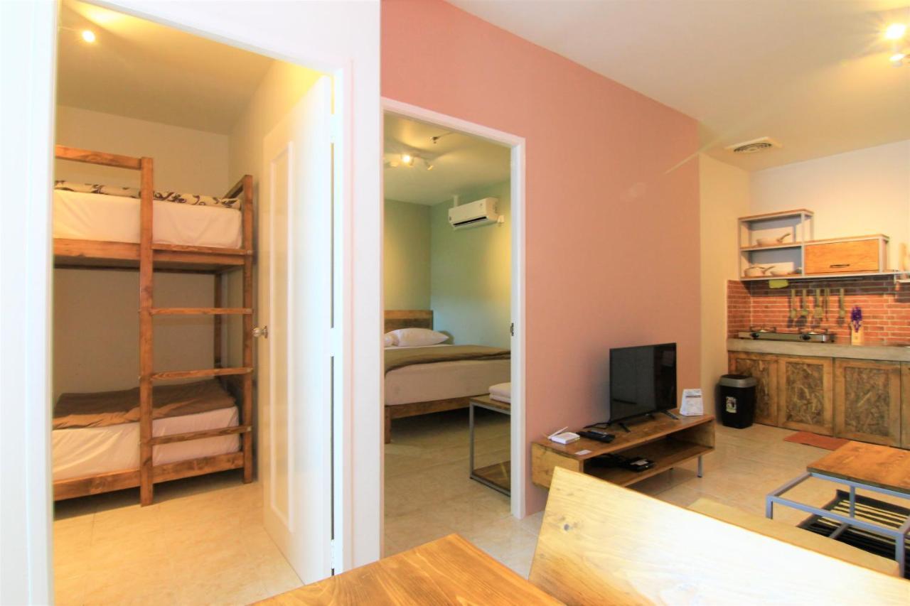 Queen Victoria Apartment Batam Exterior photo