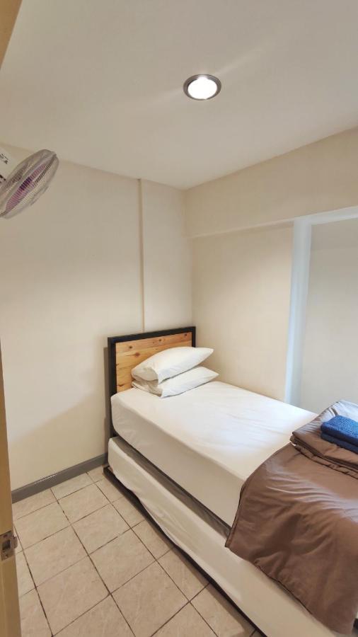 Queen Victoria Apartment Batam Exterior photo